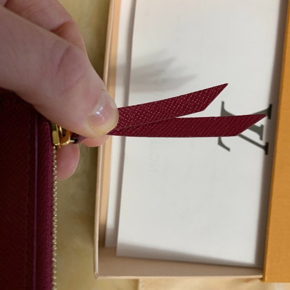 Louis Vuitton Zipped Card Holder - Picture 7 of 8